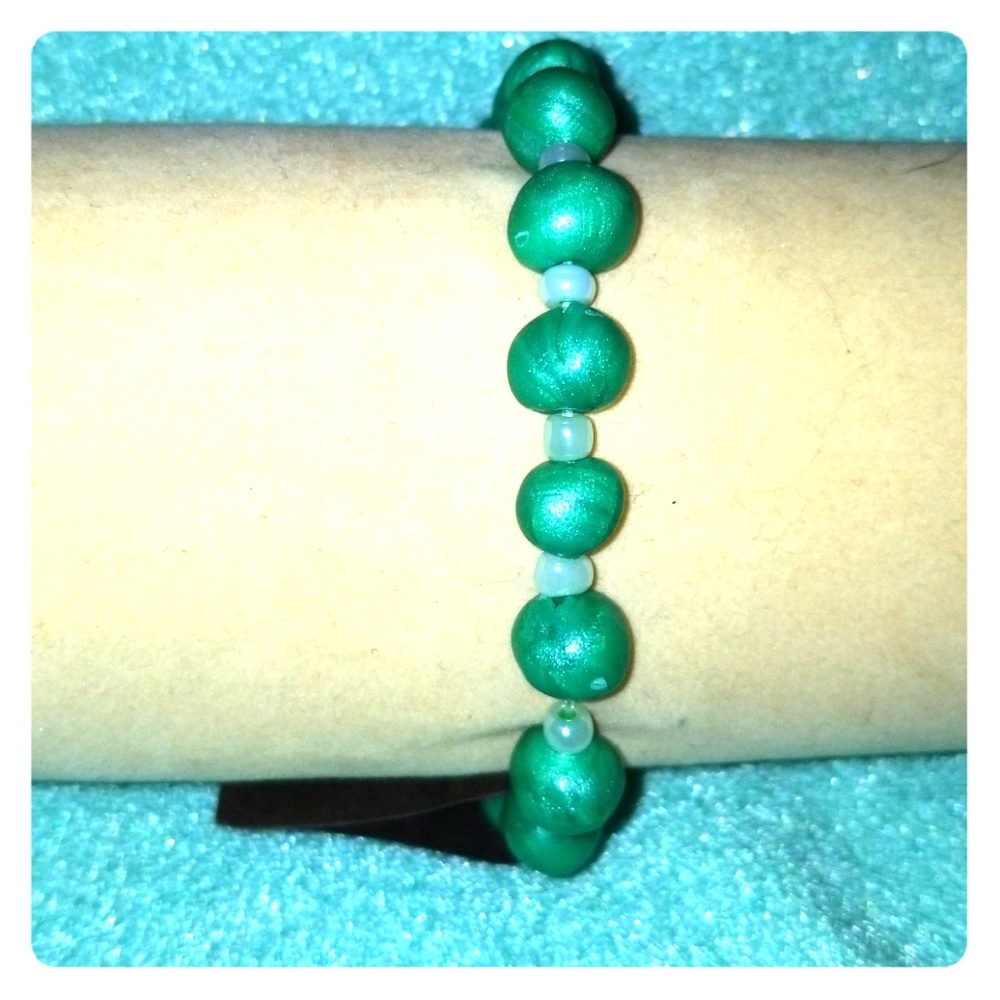 Green & White Polymer Clay Stretch Bracelet